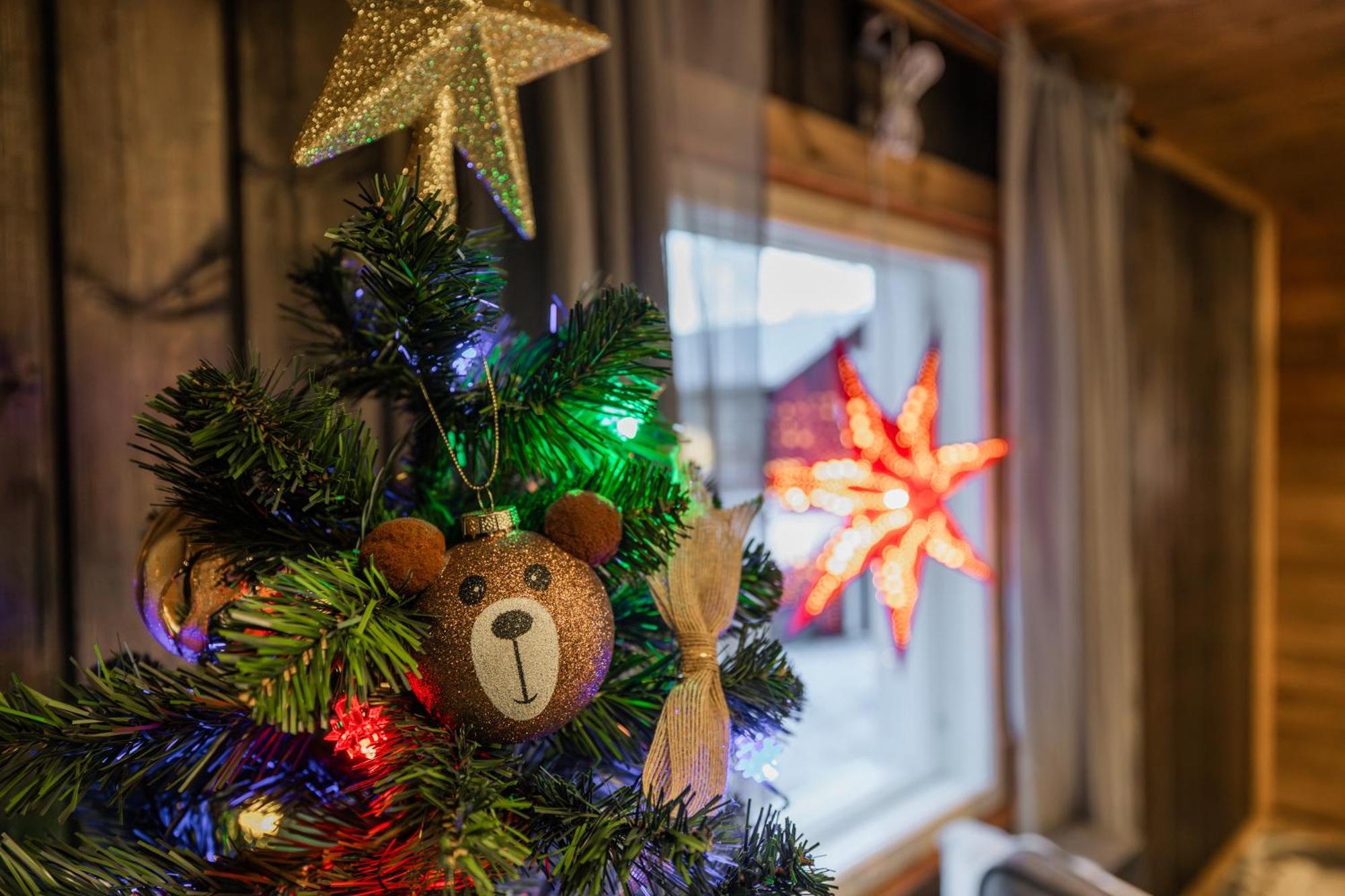 Art House Of Lady Christmas Villa
